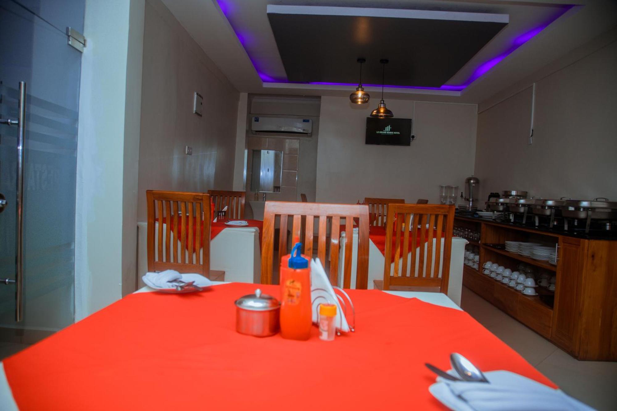Le Grand Marie Hotel Darüsselam Dış mekan fotoğraf